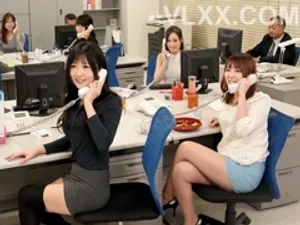 Em thư ký tsubomi đi làm quên mặc áo ngực và cái kết