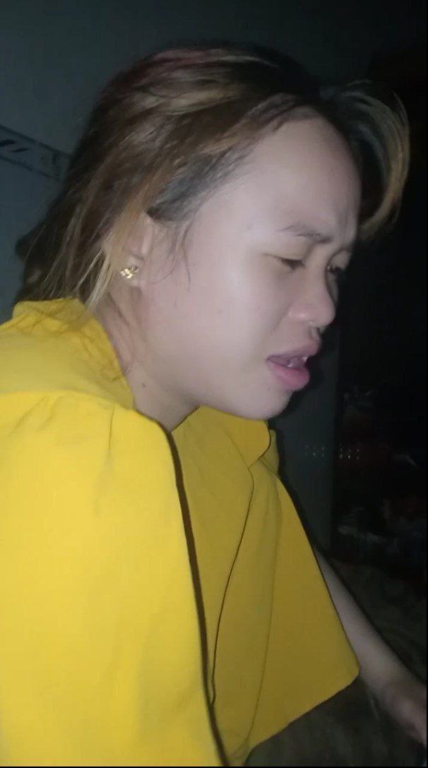 Em gái cùng cha khác mẹ: "Là lỗi của chị khiến em lỡ mất buổi hẹn hò với anh chàng đẹp trai đó!"
