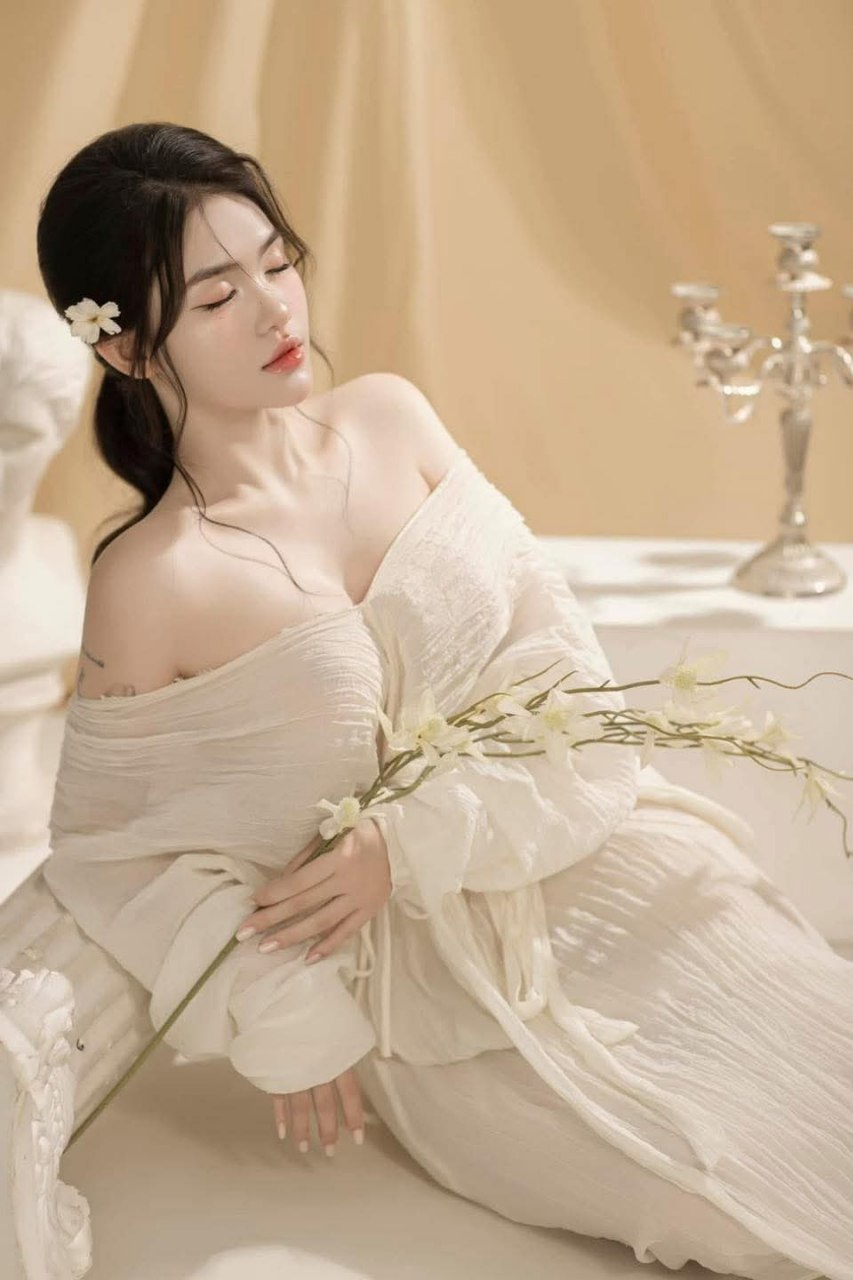 1PONDO-073022_001,1PONDO-073022_001 Sức ảnh hưởng của nữ giáo viên mới のカラダは生 học việc!
